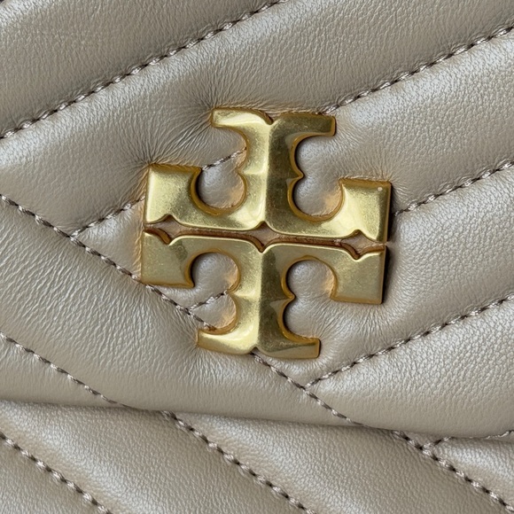 Tory Burch Kira Chevron Convertible Shoulder Bag | Dust Bag Include| Desert Dune - Picture 15 of 16